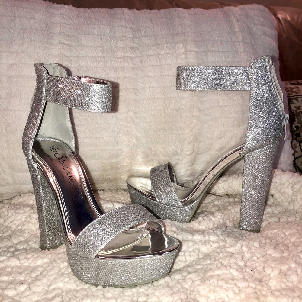 Silver open toe -platform ankle strap heel